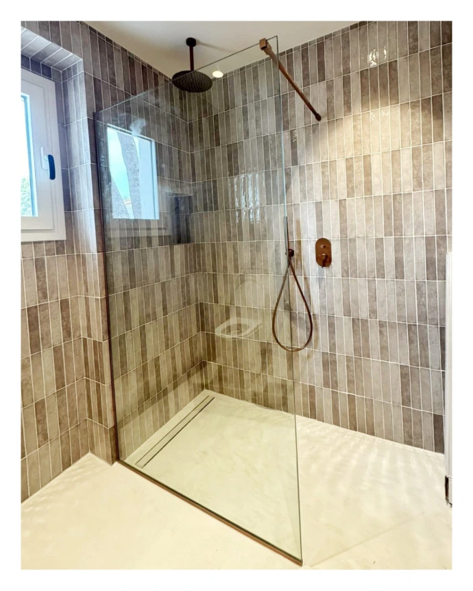 Mampara de ducha fijo y acabado cobre