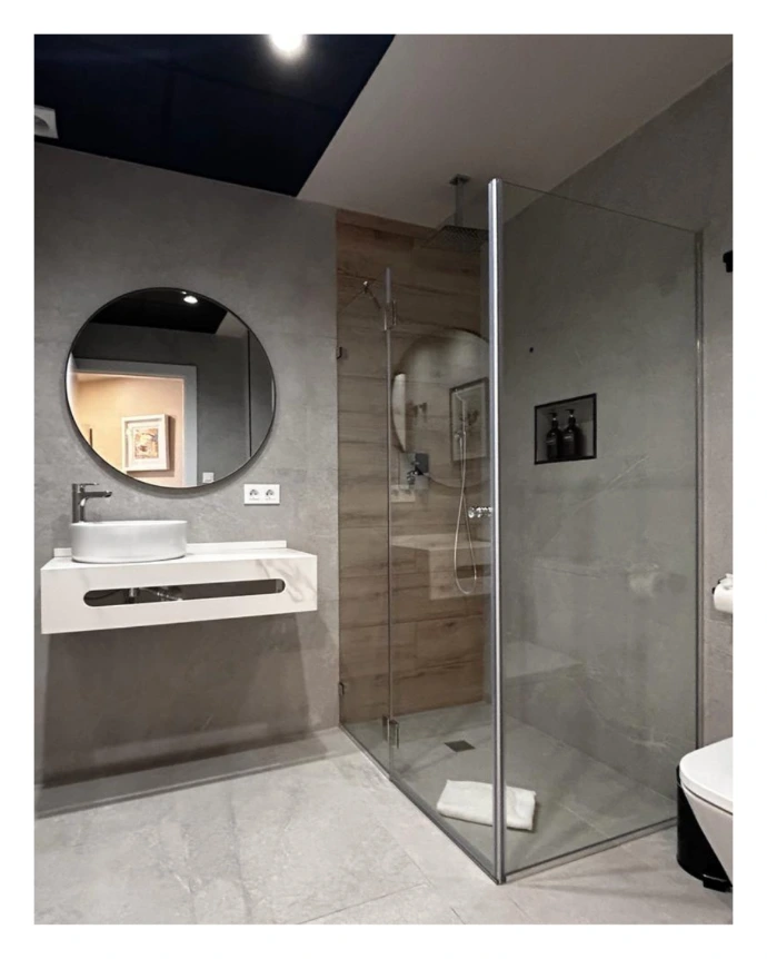 Mampara de ducha fijo y puerta abatible, acabado plata