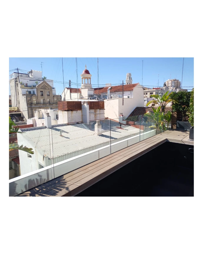 Barandilla para terraza con puerta con cerradura